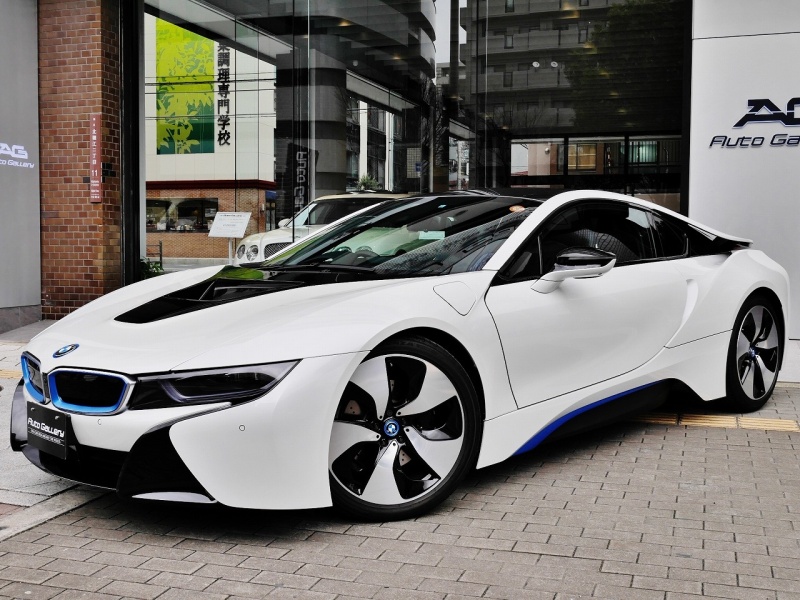 BMW i8 プラグインハイブリッド 正規ディーラー車 中古車 情報