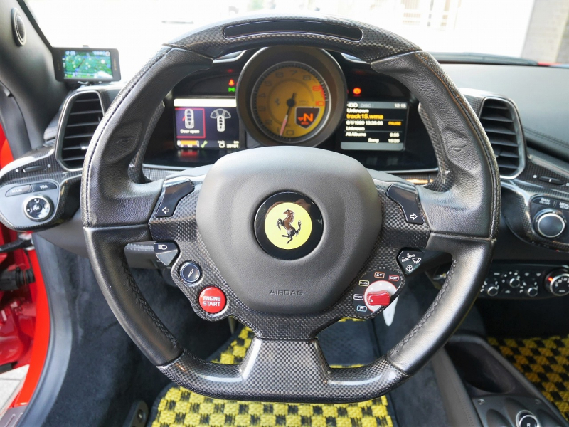 フェラーリ ステアリング Ferrari フェラーリ純正488GTBステアリングホイール 19634