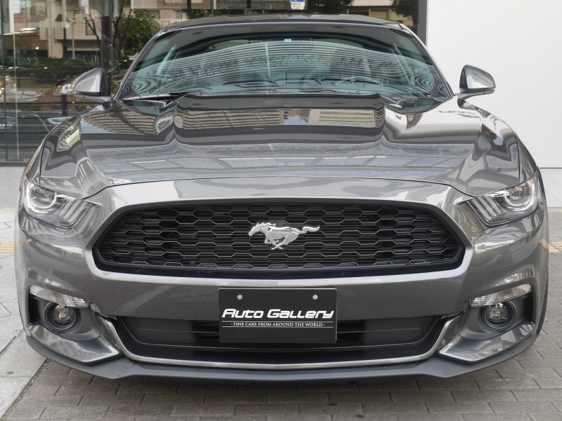 An impressive custom car based on Ford's last officially
