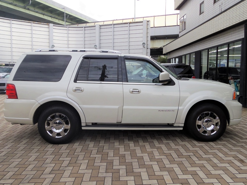 リンカーン ナビゲーター アルティメイト４ＷＤ 最終モデル 新車並行