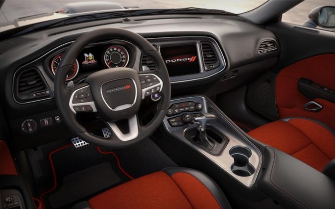 2015_DODGE_CHALLENGER_005