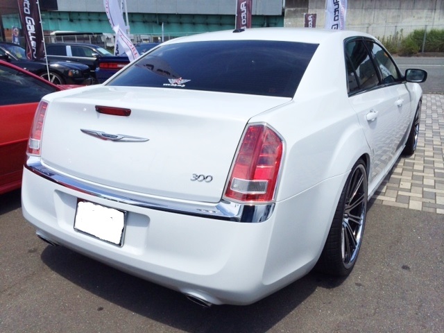 ☆2013クライスラー300リミテッド　新車並行☆