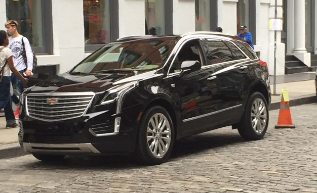 2017-Cadillac-XT5-01