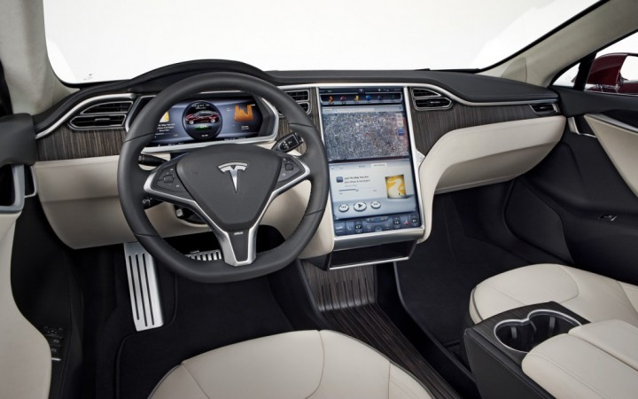 2012-Tesla-Model-S-interior_view