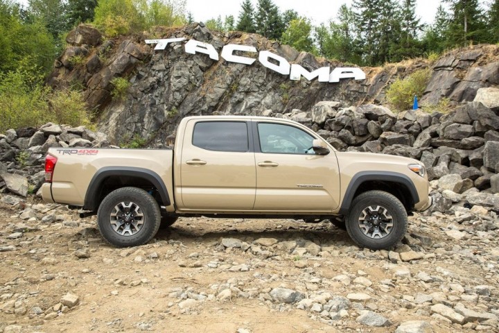 2016-toyota-tacoma-trd-off-road-right-side-1500x1000