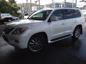 ～LEXUS～ 2011′ LX570　Panasonic　CN-Z500D割り込み＆DVDチェンジャー取り付け