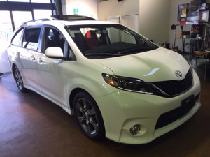 2015’TOYOTA SIENNA ☆サイバーナビ☆