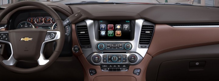 2015-chevrolet-tahoe-reveal-technology-cnt-well-1-1480x551-01