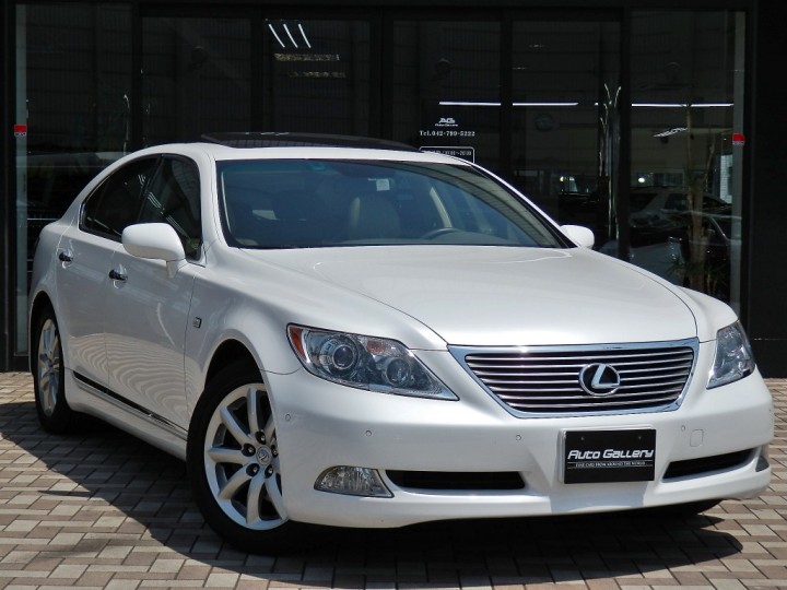 LEXUS LS460　新車並行